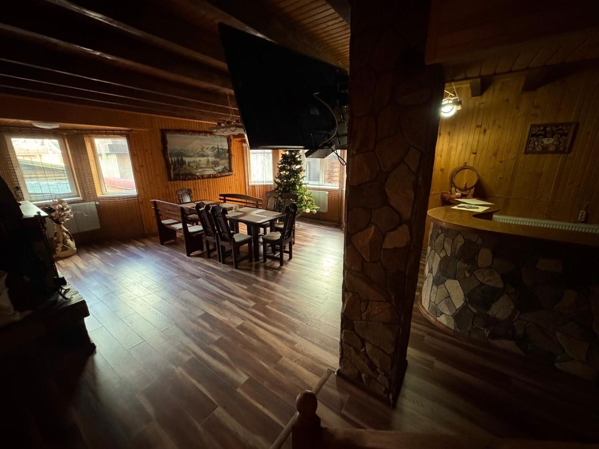 Опришок Hotel Poljanicja Kültér fotó