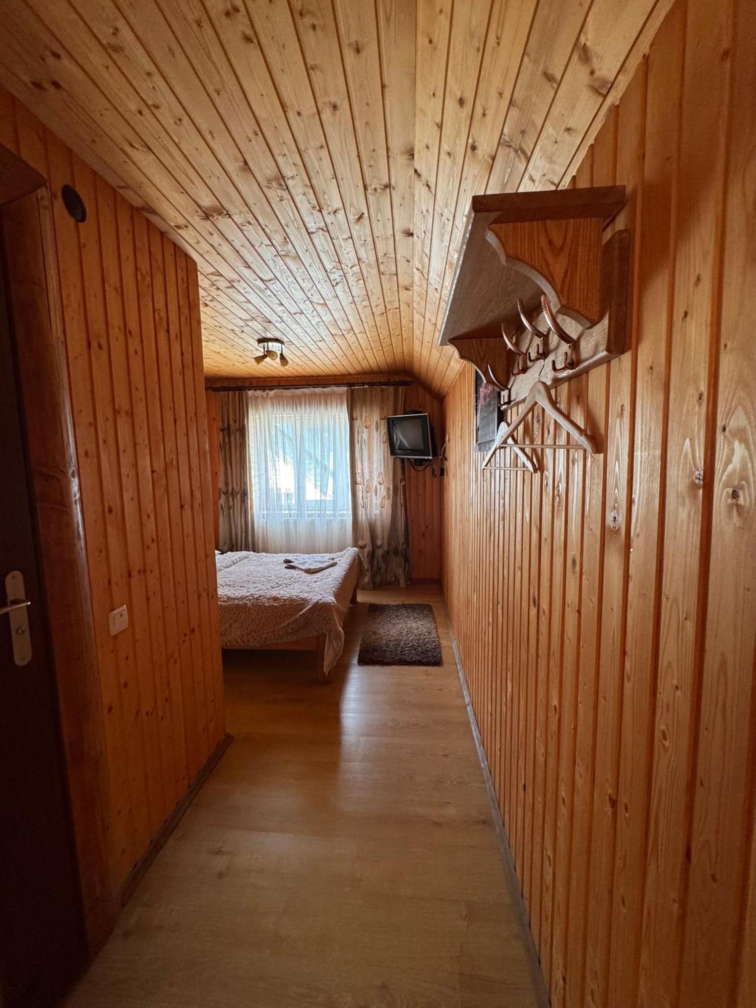 Опришок Hotel Poljanicja Kültér fotó
