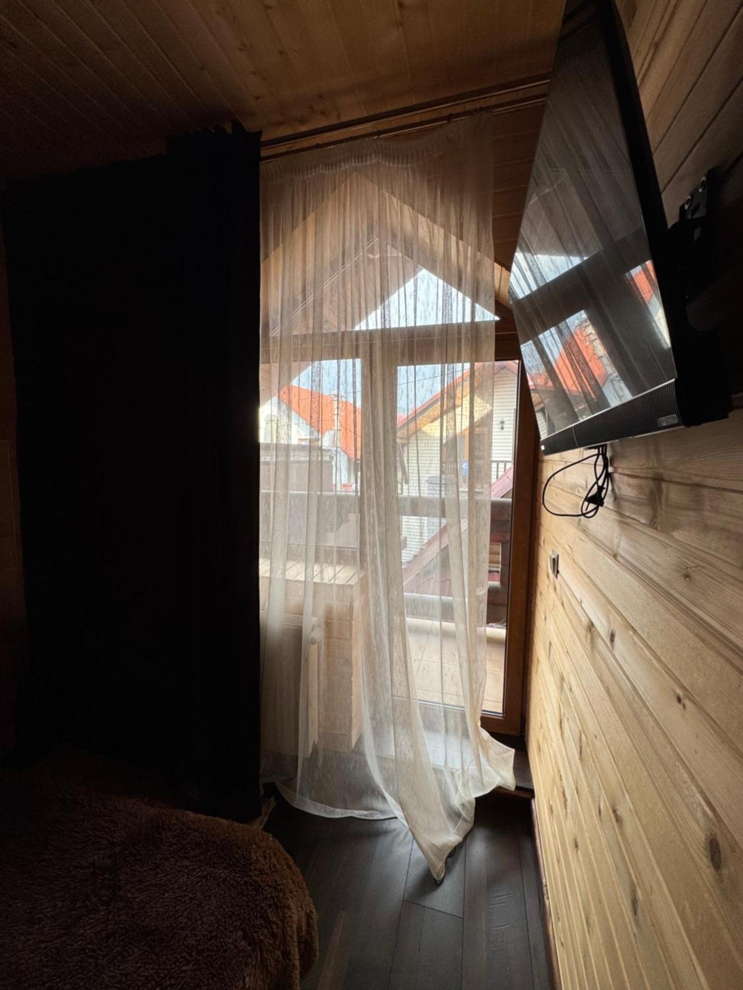 Опришок Hotel Poljanicja Kültér fotó